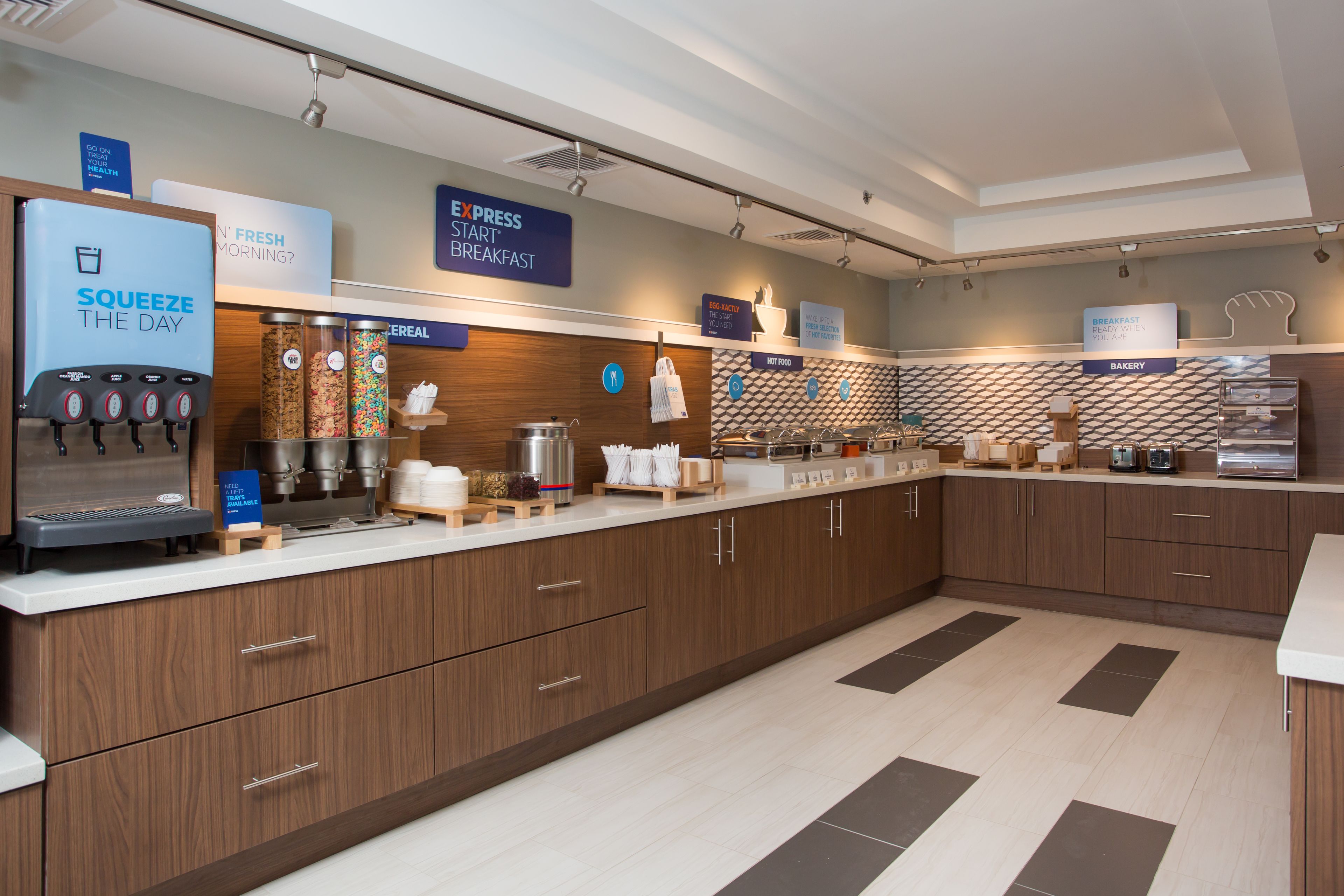 free daily full breakfast