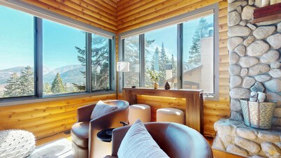 Bridges Townhome 11 Pet-Friendly Deluxe Townhome with Private Hot Tub and Stones throw to slopes by RedAwning