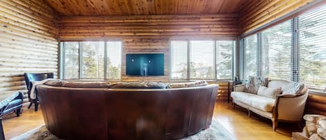 Condo, 4 Bedrooms | Bathroom | Towels, shampoo