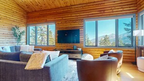 Apartment, 4 Schlafzimmer | Wohnbereich | Smart-TV, Streaming-Dienste