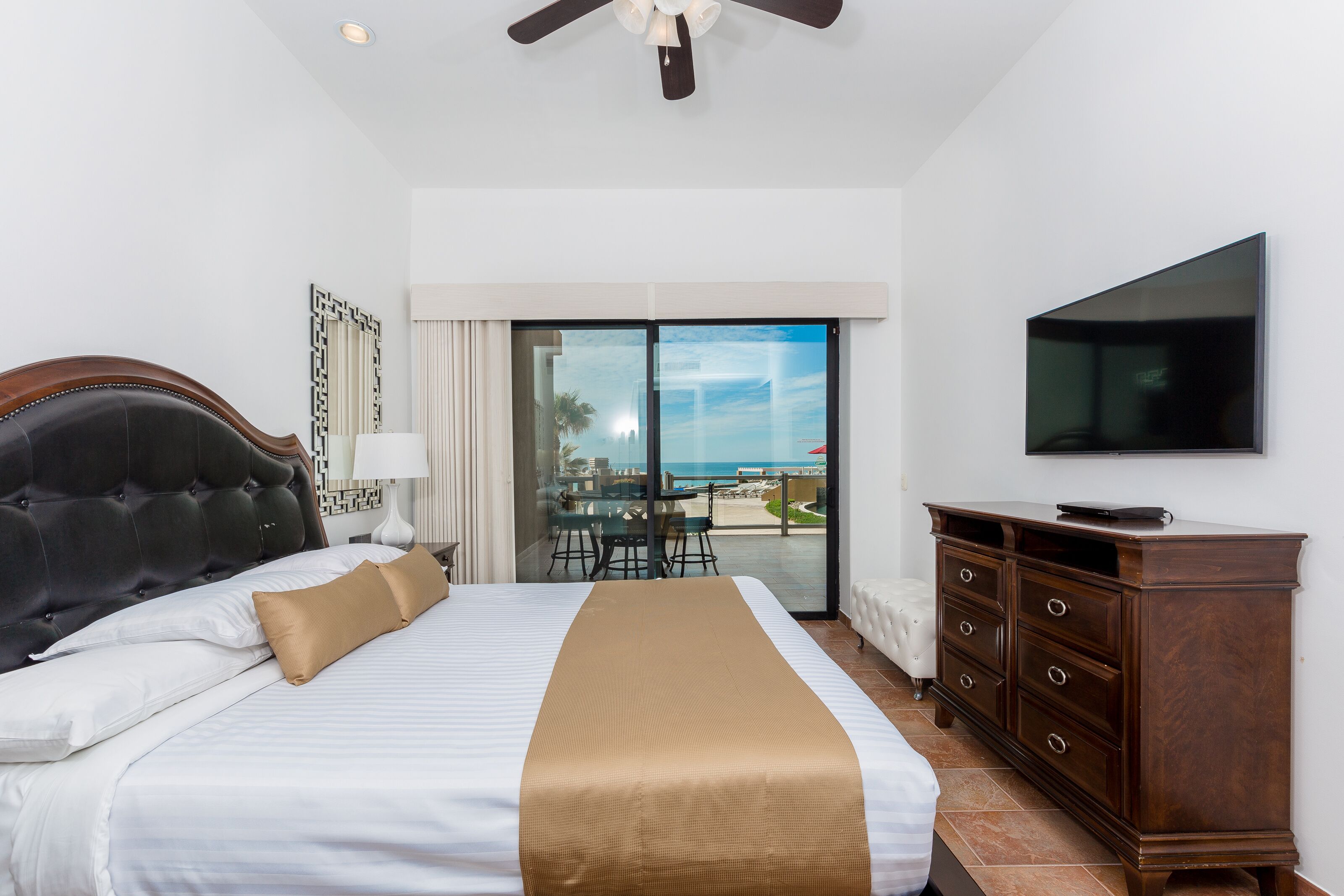 3 bedrooms, in-room safe, desk, iron/ironing board