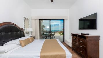 3 bedrooms, in-room safe, desk, iron/ironing board