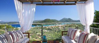 Siste liten-tilbud: 30% avslag for september og oktober - Luksusvilla med utsikt over havet