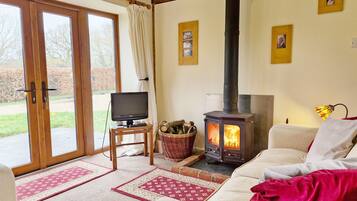 Smart TV, fireplace, DVD player