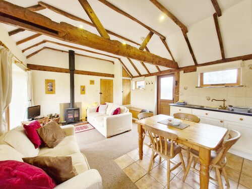 The Dairy , Petersfield -  a barn conversion that sleeps 4 guests  in 1 bedroom