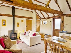 Smart TV, fireplace, DVD player - The Dairy , Petersfield -  a barn conversion that sleeps 4 guests  in 1 bedroom (Petersfield)