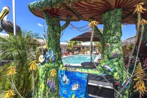 BBQ/picnic area - Green Seas Motel (Hollywood)