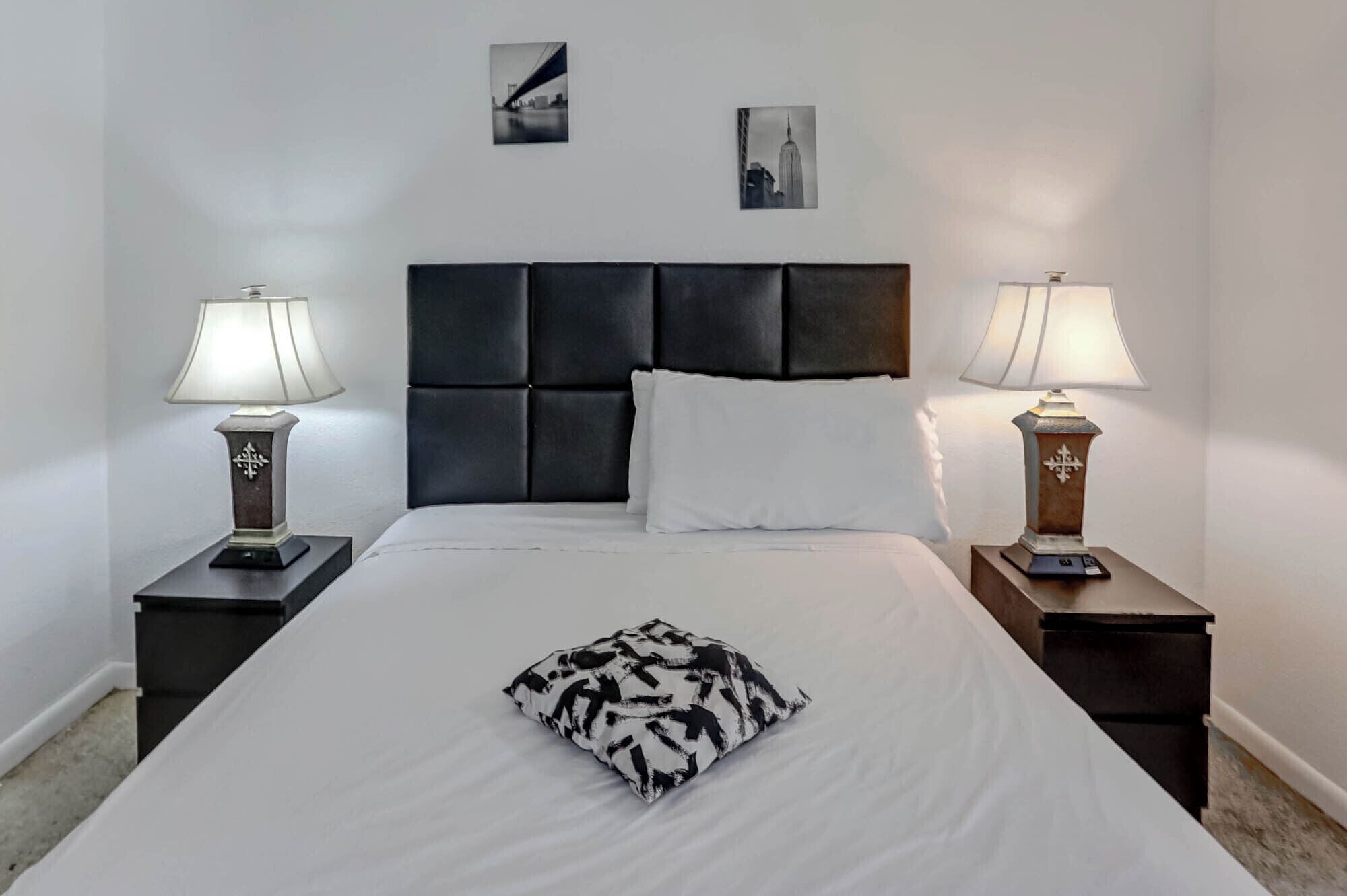 Studio Deluxe, 1 giường cỡ queen, quang cảnh vườn | Màn/rèm cản sáng, bàn ủi/dụng cụ ủi quần áo 