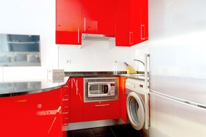 Fridge, microwave, coffee/tea maker, toaster