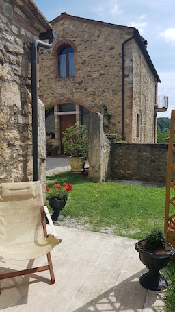 Terrace/patio. Country House in the heart of Tuscany, near Terme, free Wifi