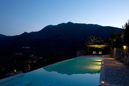 Luxury villa overlooking the sea with private pool-Villa Olive