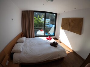 4 chambres, coffre-fort, fer et planche à repasser