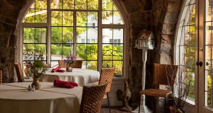 Chanticleer Inn