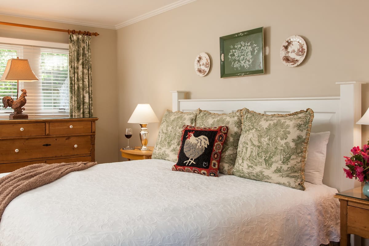 1 habitación, decoración personalizada y muebles diferentes