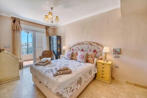 3 bedrooms, in-room safe, iron/ironing board, free WiFi