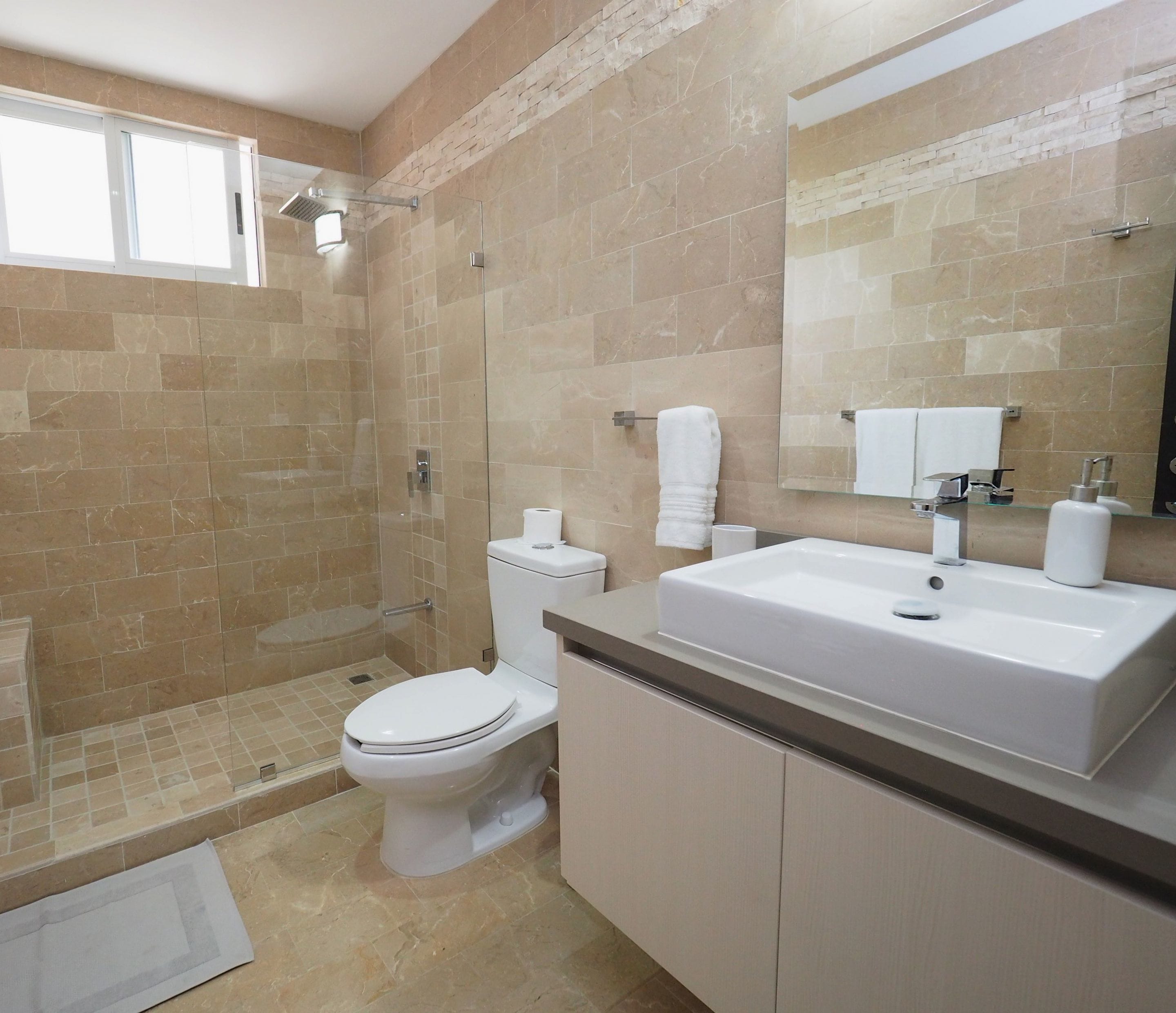 Deluxe Apartment, Multiple Bedrooms, Pool Access, Beachfront | Bathroom | Shower, free toiletries, hair dryer, towels