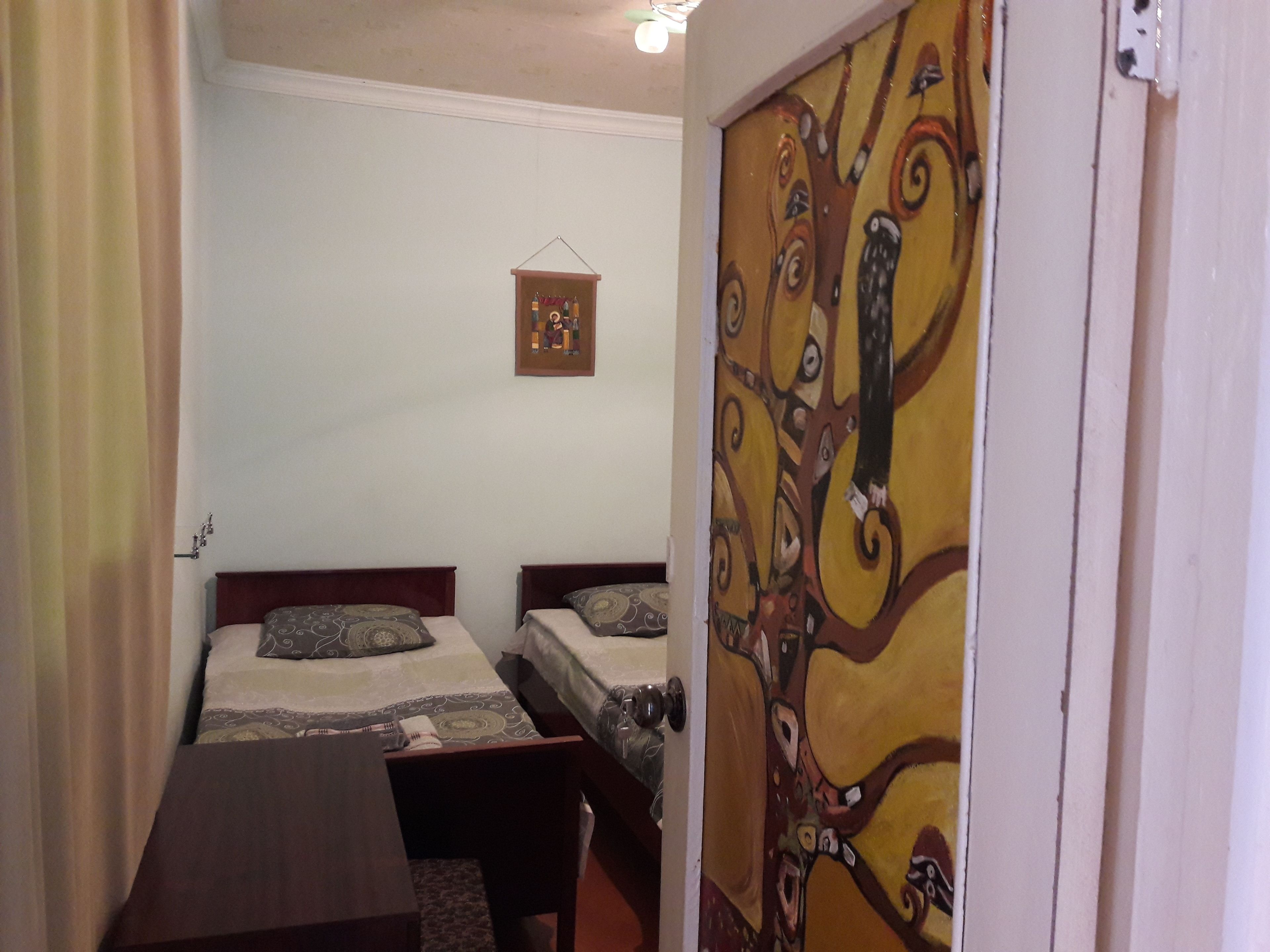 基础双床房 | 高档床上用品、办公桌、熨斗/熨衣板、折叠床/加床（额外收费）