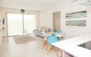 Maison Deluxe, 2 chambres, en bord de piscine