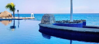 EL CANTIL 5-star Caribbean Villa, Right on the Ocean - Beautiful Views