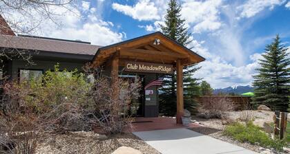 Meadow Ridge Court 8 unité 6: 2 BR / 1 condominium BA dans Fraser, pour 6 personnes