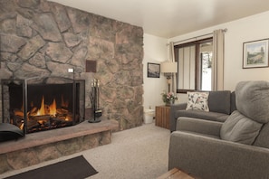 Interior - Split interior 2 bedroom, comfortable family rental (Winter Park)