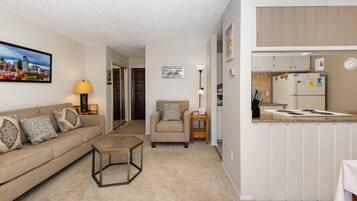 Tv, eldstad och dvd-spelare