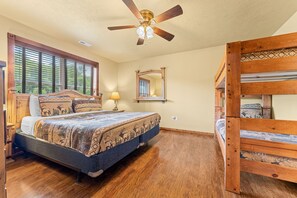 6 Schlafzimmer, Bügeleisen/Bügelbrett, kostenloses WLAN, Bettwäsche