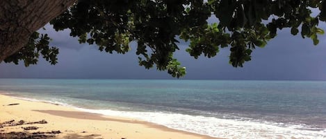 Am Strand, Liegestühle, Strandtücher