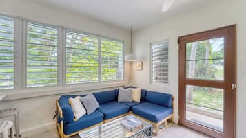 Smart-TV, Bücher, Musikbibliothek, Videothek