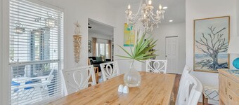 Free Golf Cart, 1.5 Blocks To Beach, XL Pool, Free Heated Pool in March & April