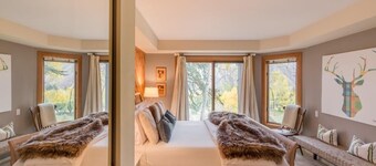 Cedar Blue! Mountain Living at its best! 3 Bed/ 2 Bath + Loft! Ski In/Ski Out