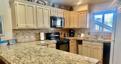 High-end 3 bedroom with private deck and spacious floor plan