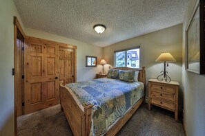 3 chambres, lit de bébé portatif, Wi-Fi, literie fournie