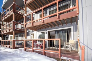 Exterior - High-end 3 bedroom with private deck and spacious floor plan (Winter Park)