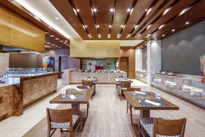 Daily full breakfast for a fee - Radisson Collection Hotel Bamako (Bamako)