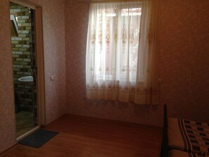 Premium bedding, desk, soundproofing, iron/ironing board