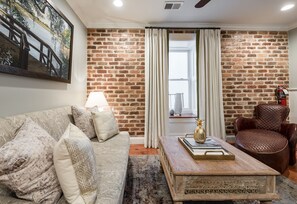 Apartamento | Sala de estar | Una televisión LED