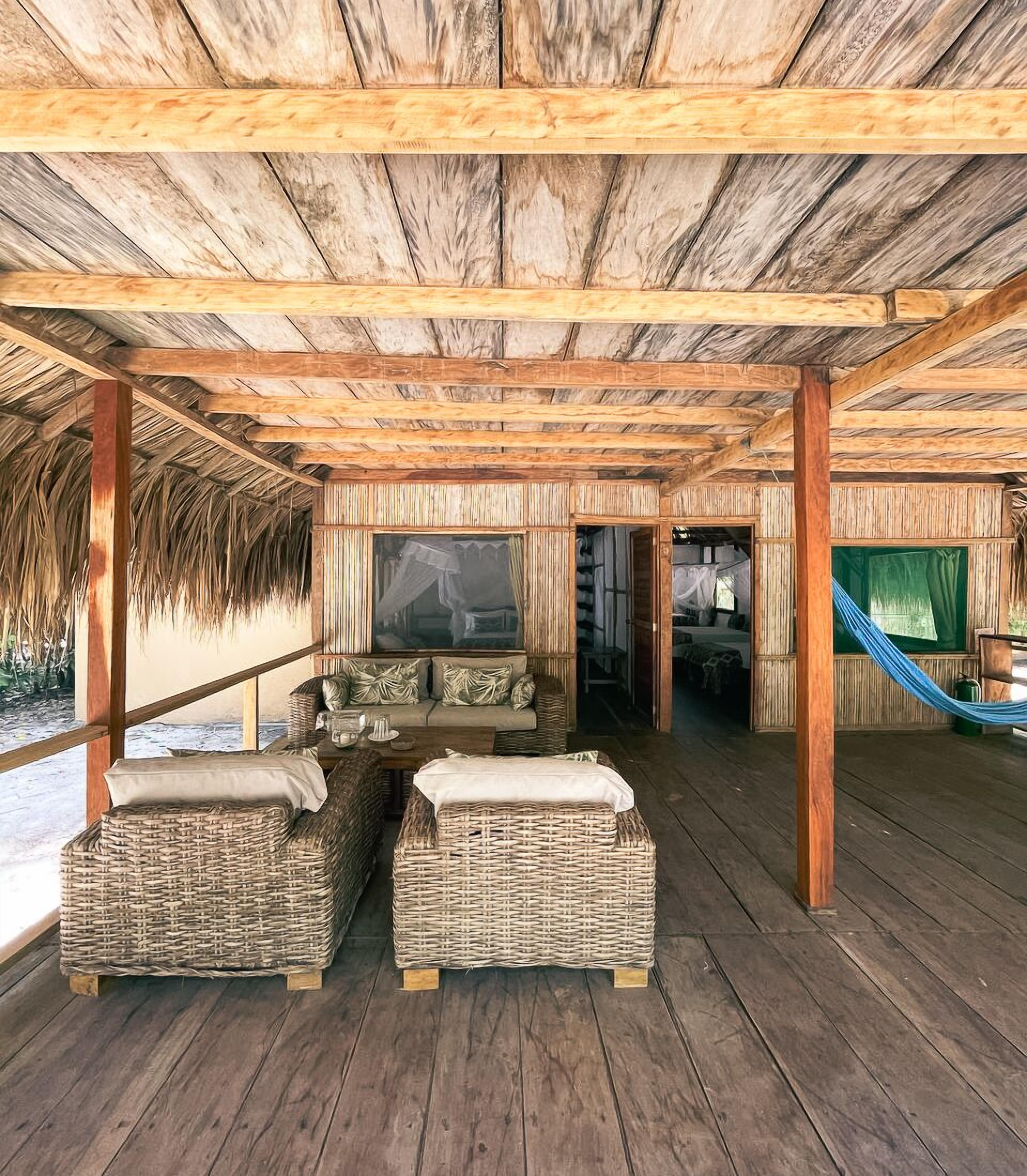 Cabane Familiale, plusieurs lits, salle de bains privée, vue mer | Couette en duvet d'oie, coffres-forts dans les chambres, bureau