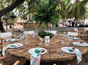 Breakfast, lunch, dinner served; local and international cuisine  - Reserva Natural El Matuy (Dibulla)