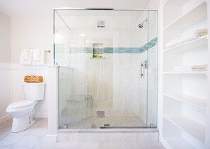 Deluxe King, Room 12 | Bathroom | Shower, free toiletries, hair dryer, towels - Cleftstone Inn (Bar Harbor)