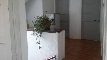 Check-in/check-out kiosk