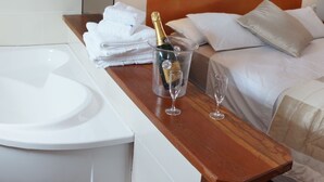 Dúplex, cocina básica, entresuelo