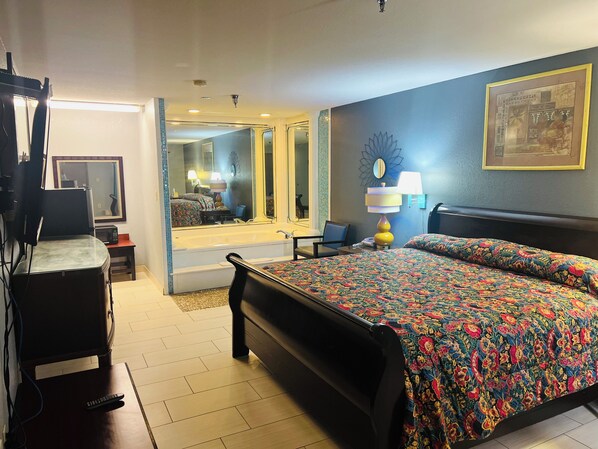 Room, 1 King Bed, Jetted Tub | Desk, free WiFi, bed sheets