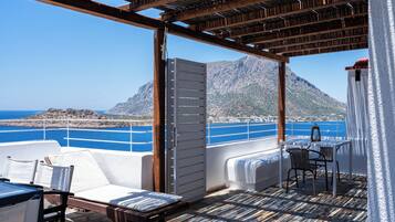 Panoramic Suite, Executive Level | Terrace/patio