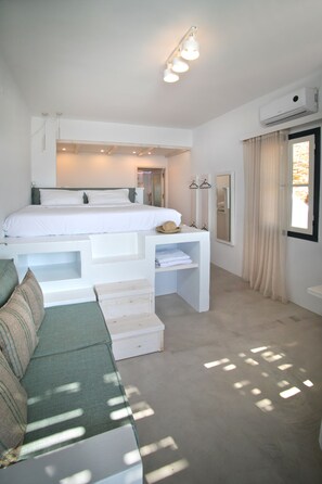 Egyptian cotton sheets, premium bedding, down duvets, memory-foam beds - Blue Dawn Kalymnos (Kalymnos)