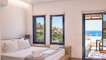 Panoramic Suite, Executive Level | Egyptian cotton sheets, premium bedding, down comforters