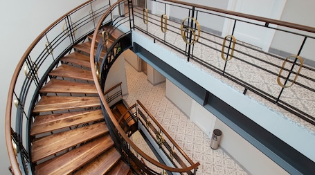 Escaleras con baranda