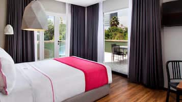 Suite, 1 Queen Bed, Non Smoking, Terrace | In-room safe, desk, blackout drapes, iron/ironing board