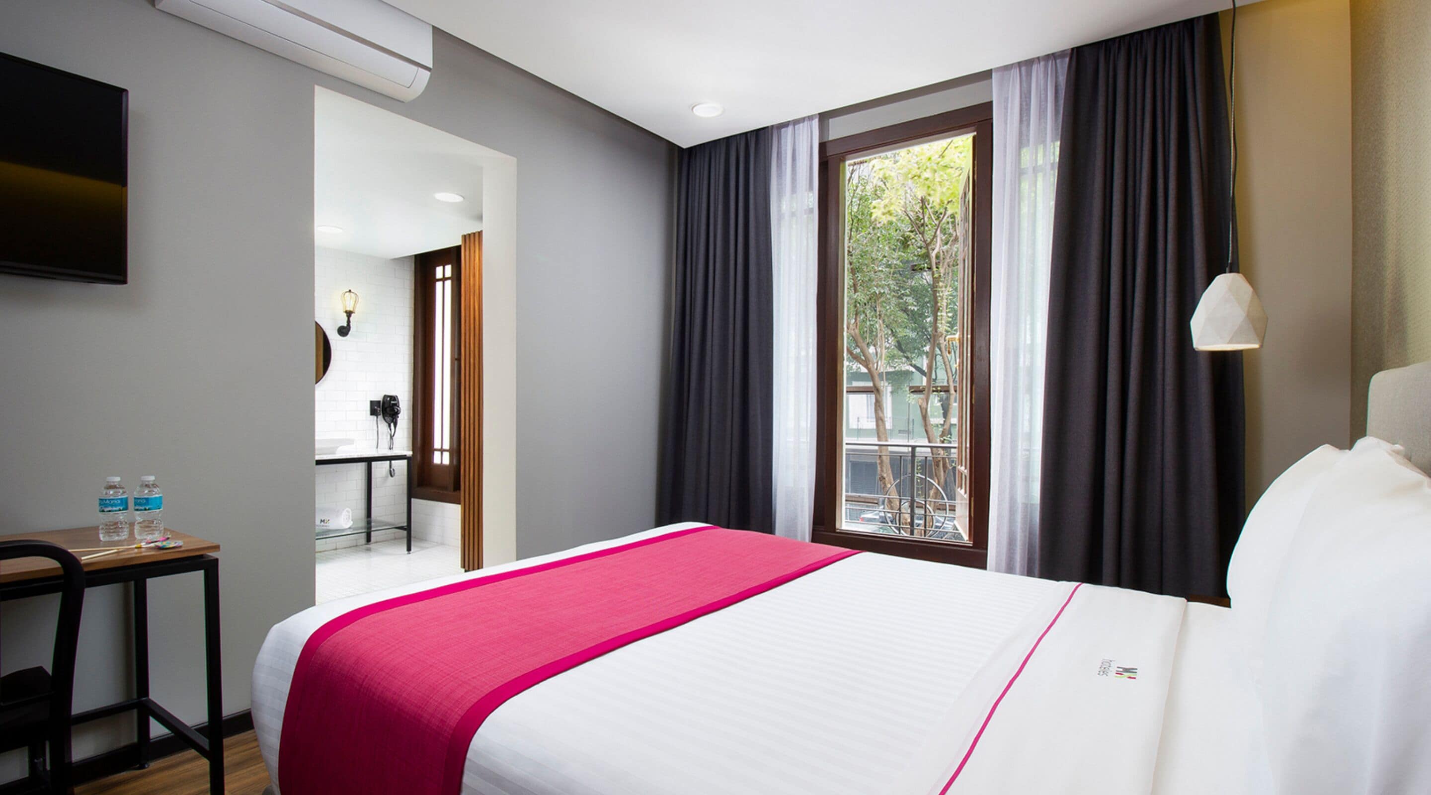 superior suite, 1 queen bed | in-room safe, desk, blackout curtains, iron/ironing board