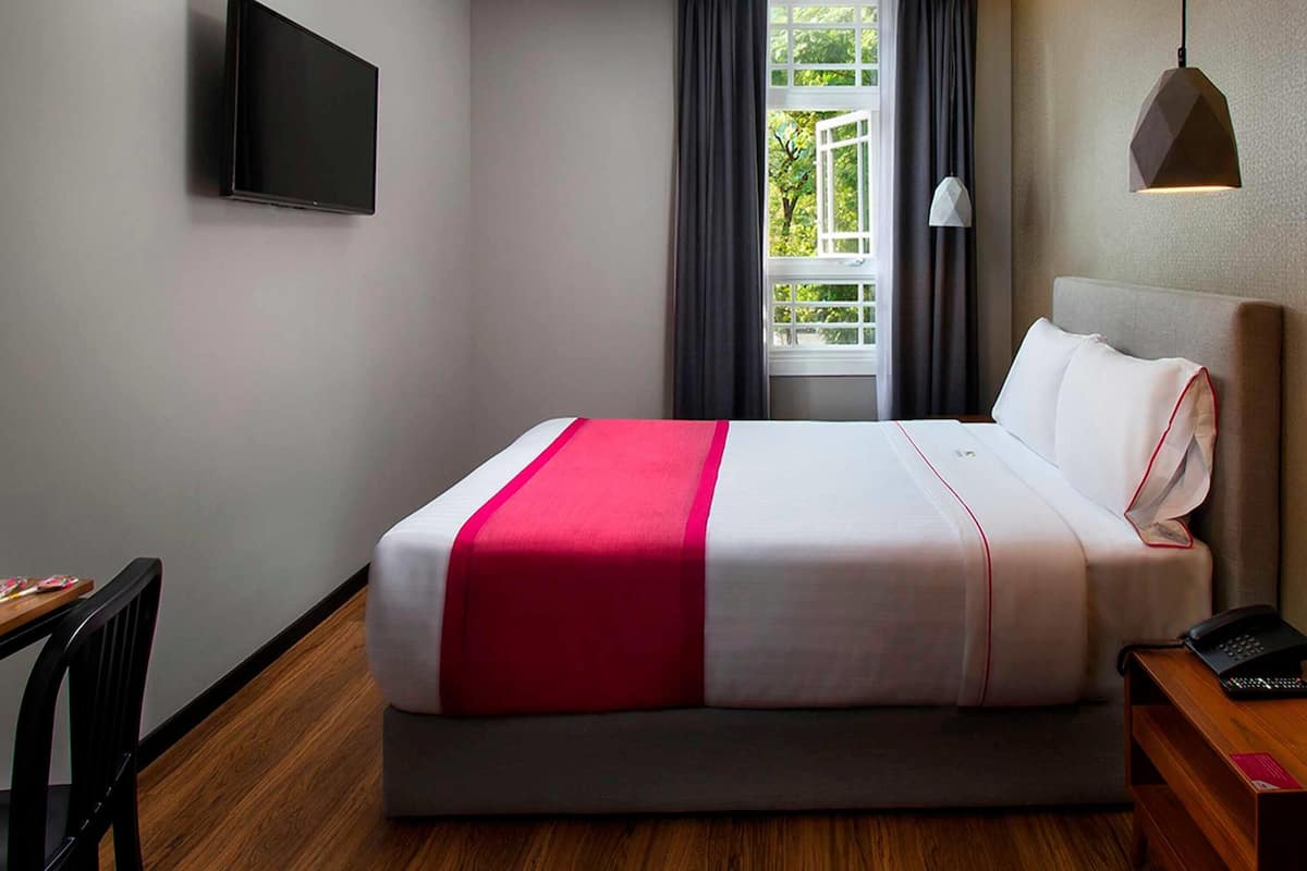 Junior Suite, 1 Queen Bed, Non Smoking